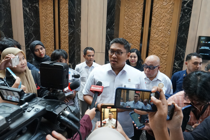 Wamentan Sudaryono ungkap Negara hadir untuk takyat melalui kebijakan bagi petani Wamentan Sudaryono ungkap Negara hadir untuk takyat melalui kebijakan bagi petani
