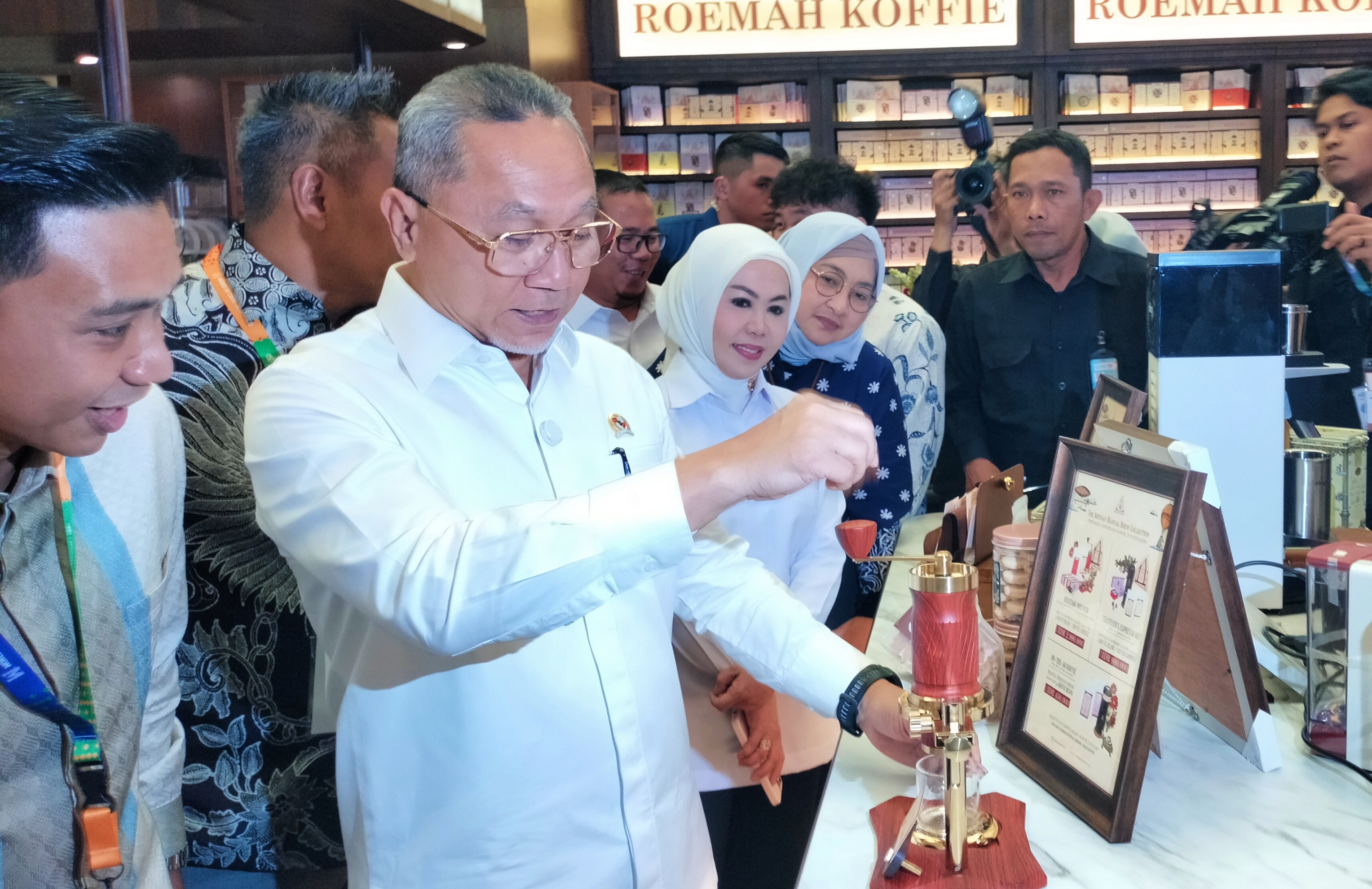 Zulkifli Hasan Resmi Membuka World of Coffee Jakarta 2025 Zulkifli Hasan Resmi Membuka World of Coffee Jakarta 2025